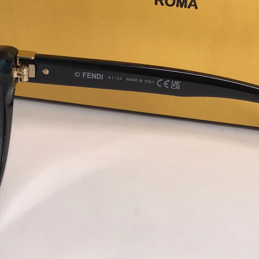 NEW Authentic Fendi FE50020I 001 Cat-Eye Eyeglasses – Shiny Black
